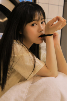 女子扒开腿让男人桶爽